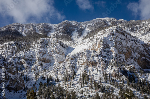 фотографія Snowy Mountains with Rocks and Blue Sky - Near Las Vegas, NV