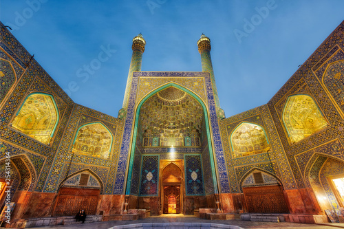 Obraz na płótnie Shah Mosque at Naqsh-e Jahan Square in Isfahan, Iran, taken in Januray 2019 taken in hdr w salonie