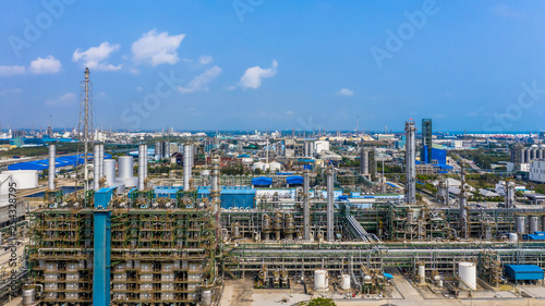 Foto Polyethylene plant in the industrial park, Aerial view polyethylene industry