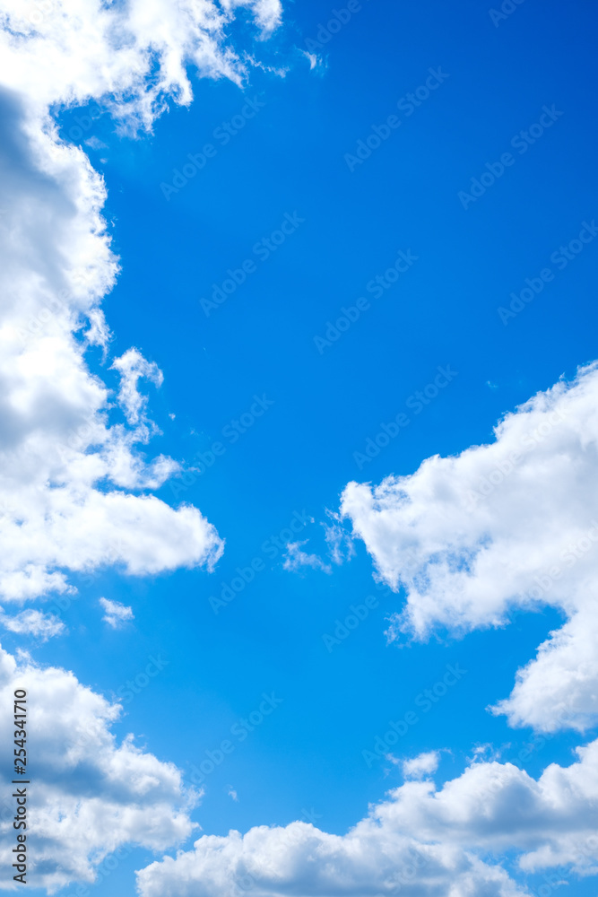 Obraz premium 【写真素材】 青空 空 雲 冬の空 背景 背景素材 1月 コピースペース