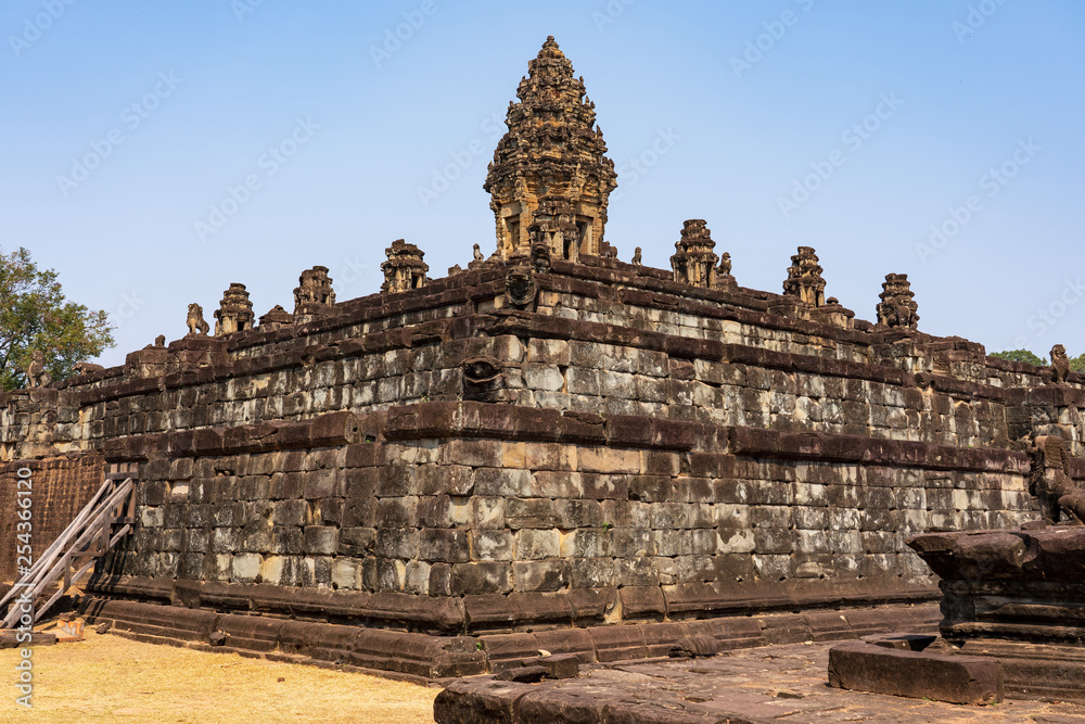 5 level pyramid with sanctuary atop of Bakong temple, Cambodia 5 level pyramid with sanctuary atop of Bakong temple, Cambodia