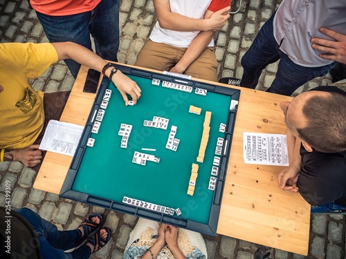 Canvas-taulu People Playing Mahjong Asian Tile-based Game
