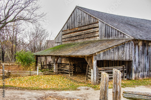 Old Barn © Gary Unis