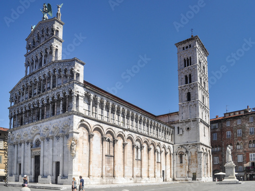 San Michele in Foro, basílica catolica romana en Lucca, pueblo de la Toscana, Italia