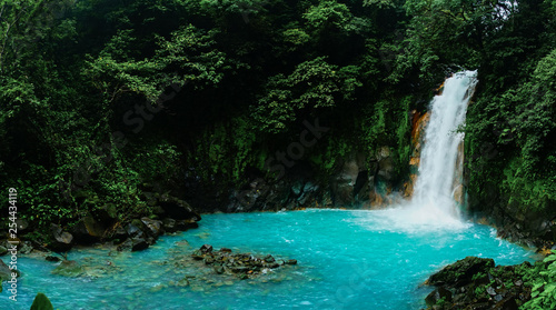 Costa Rica rio celeste vulcano tenorio national park waterfall