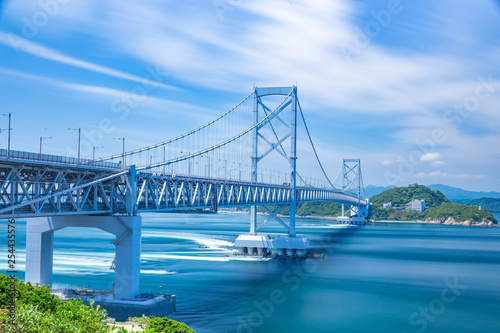 初夏の鳴門大橋