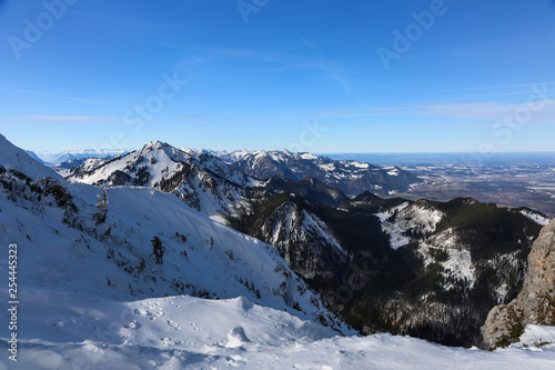 Schneelandschaft in den Alpen © Gabriele