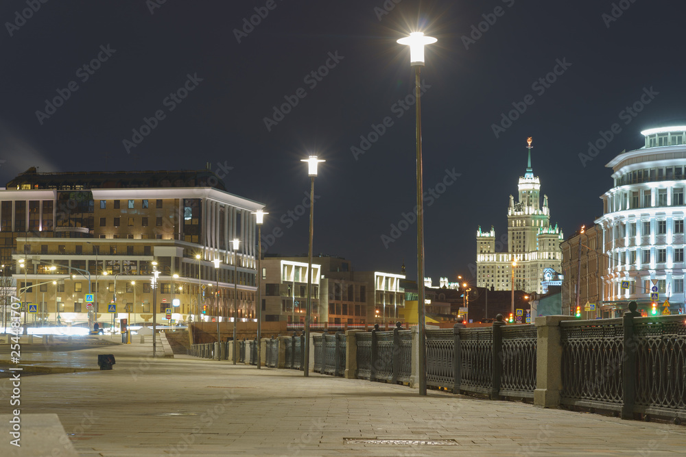 Obraz premium City streets at spring night time. Brightly illuminated Moscow is very beautiful at that time. Long exposure image.