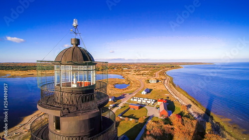 8843_Closer_look_of_the_top_of_the_Sorve_lighthouse.jpg