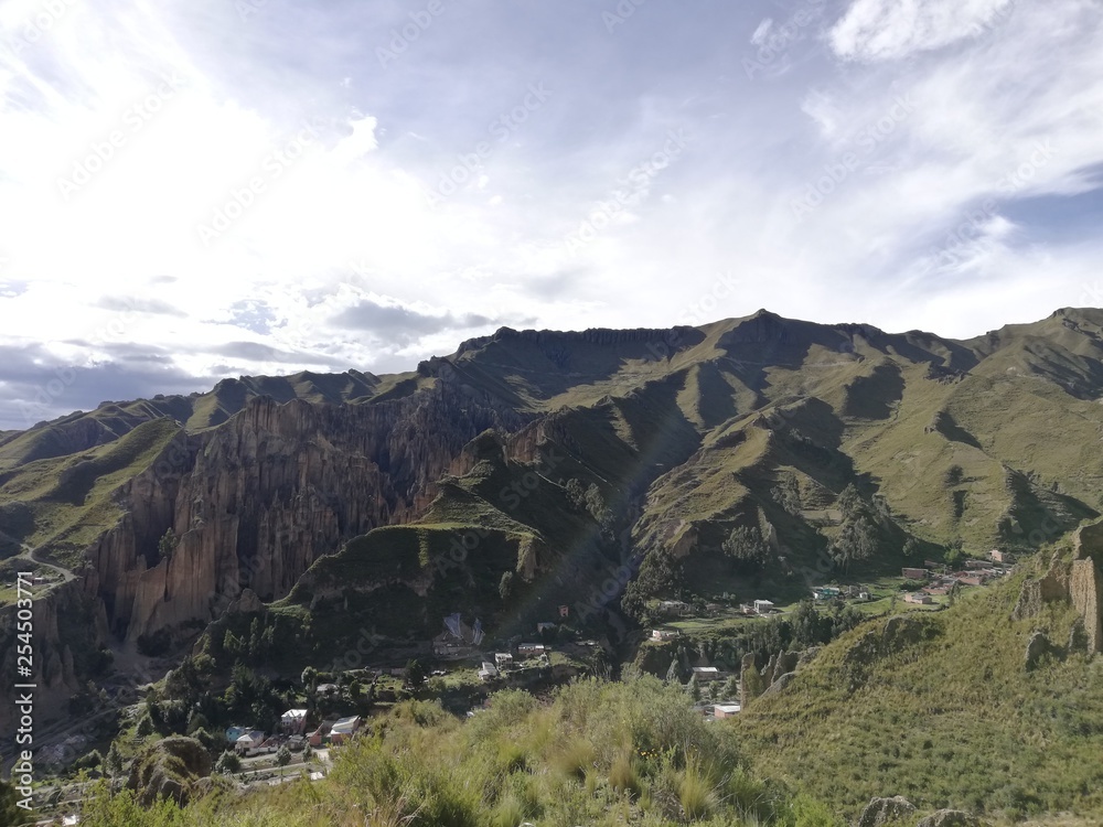 Naklejka premium view of mountains