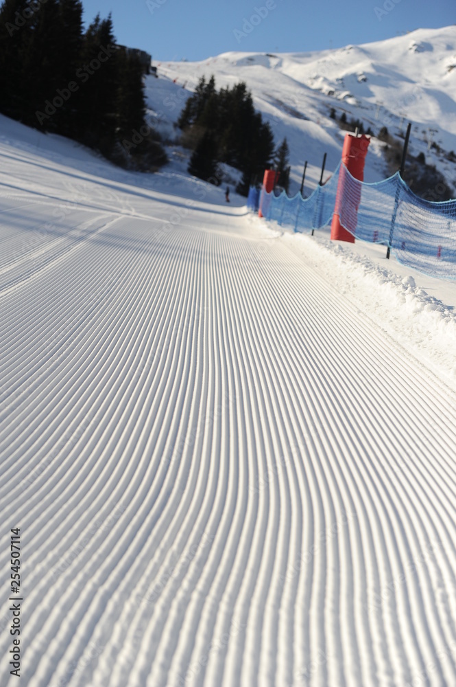 Fototapeta premium Ski track in the morning 