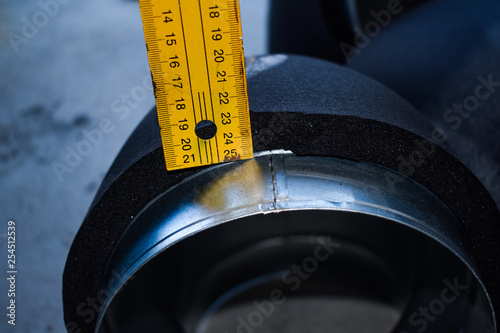 Metering insulation thickness of galvanized steel duct