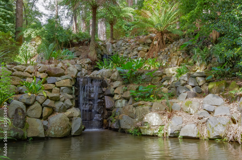 Fototapeta premium Grotto Waterfall