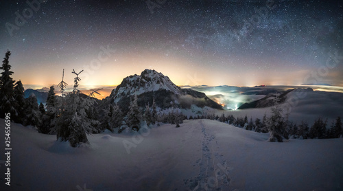 night in mountains © Peter