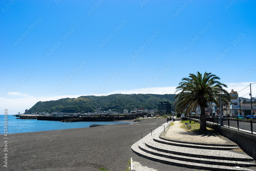 Naklejka premium 伊東オレンジビーチ