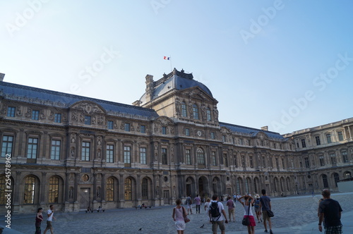 Louvre