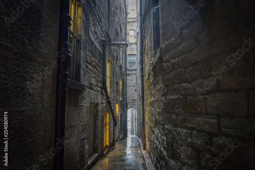 Edinburgh medieval narrow streets