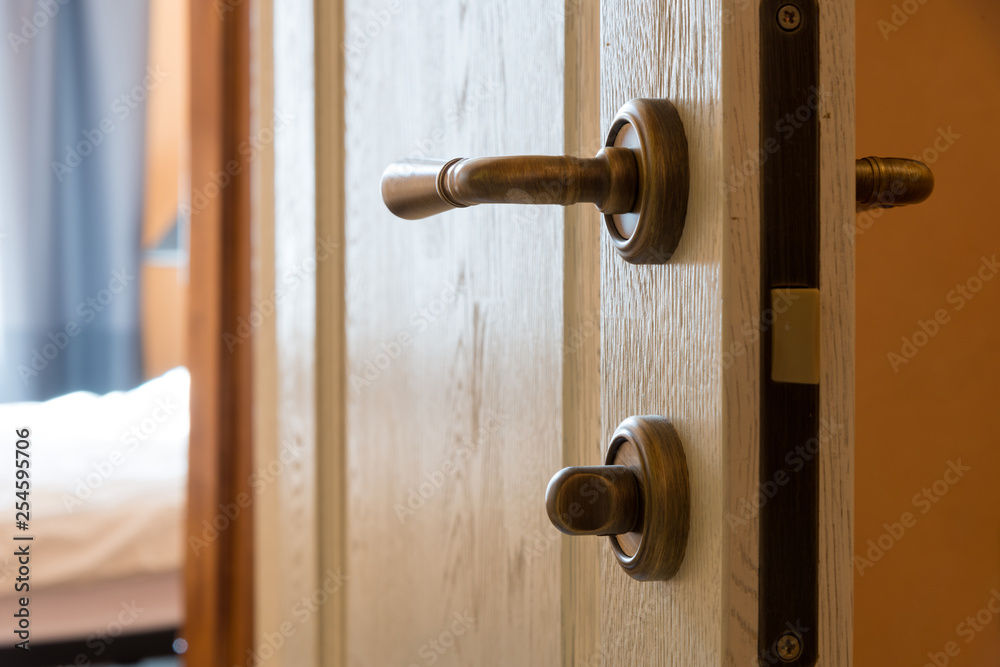 Obraz premium Bronze door handle