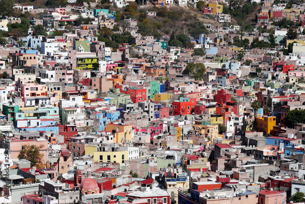 buildings of various colors in Guanajuato