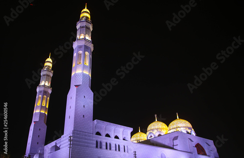 Moschee Al Ameen bei Nacht, Muskat Oman photo