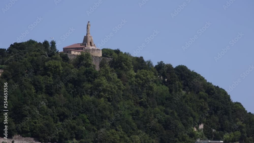 Vista de la fortaleza del Monte Urgull en San sebastian, Pais VAsco, España