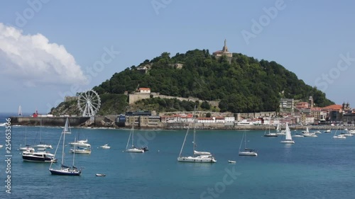 Monte Urgull en la Bahia de la Concha, San sebastian, Pais Vasco, España