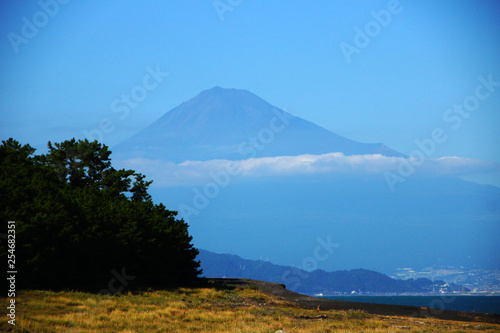 日本の世界遺産の三保の松原から見た富士山