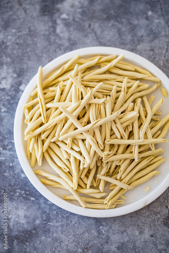 Fusilli calabresi filei al ferro Fusilli calabresi filei al ferro