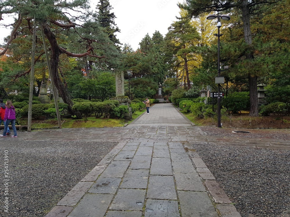 japan temple path 