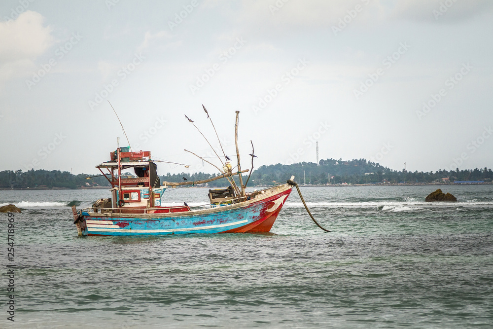 Fototapeta premium Asia Boat in the ocean