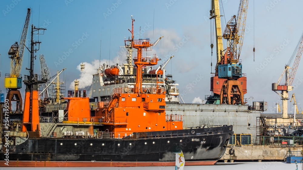 Fototapeta premium Cargo ship at the port