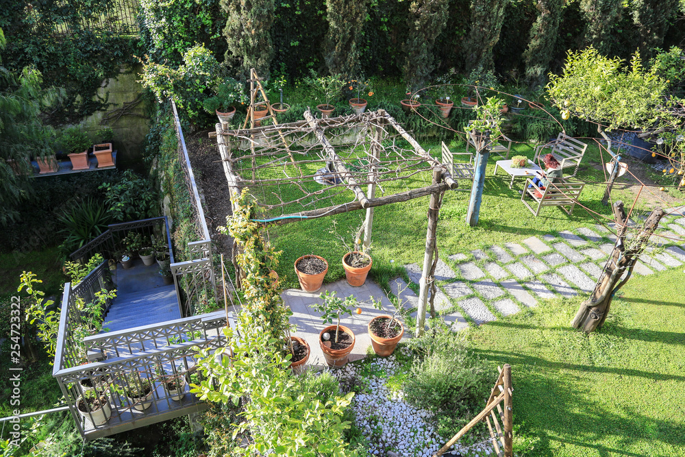 Mediterrane Gartengestaltung Garten mit Ruheplatz und südländischer