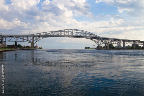 Fototapeta Naklejka Na Ścianę i Meble -  International Blue Water Bridge Border Crossing