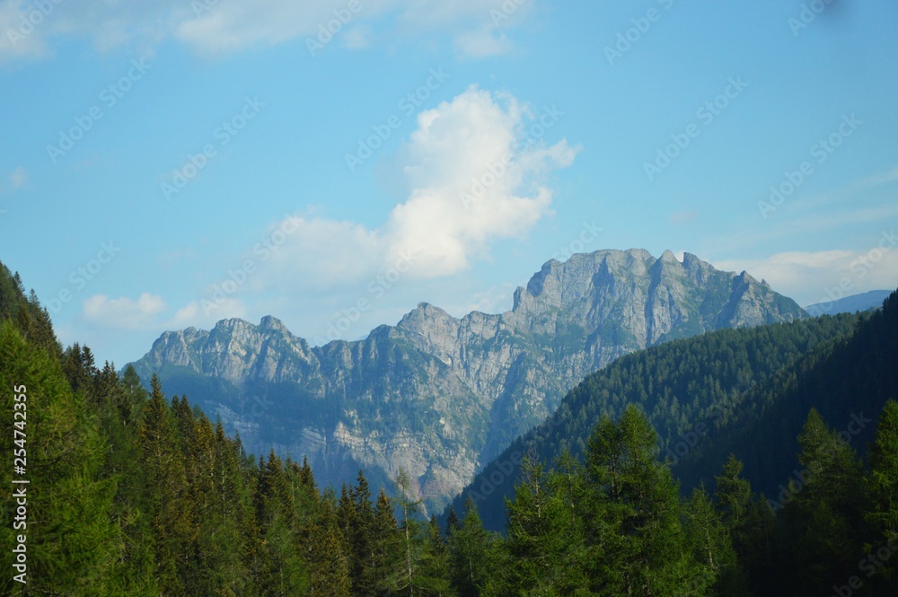 Fototapeta premium W Dolomitach, Włochy-18