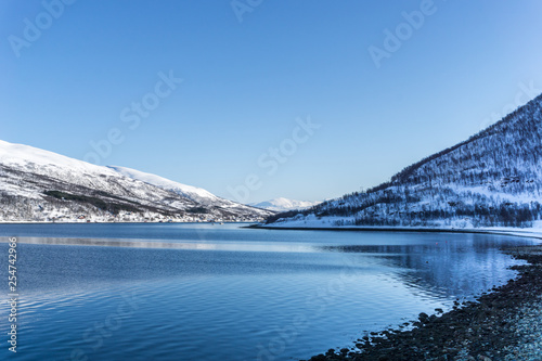 verschneite Winterlandschaft Kaldfjord, Norwegen