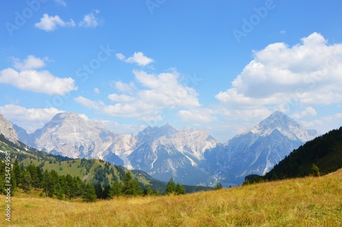 Titre : Dans les Dolomites, Italie-36