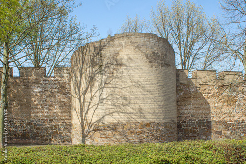 Alte Stadtmauer am Rabbiner Neumark Weg Duisburg