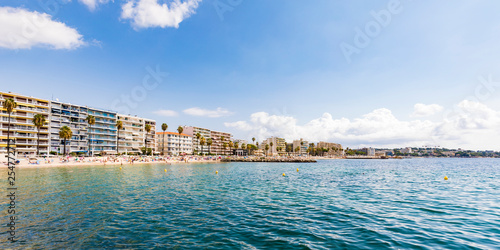 France, Provence-Alpes-Cote d'Azur, Juan-les-Pins, beach and hotels
