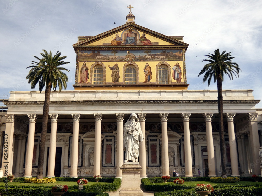 basilica di san paolo fuori le mura,roma,lazio,italia. basilica di san paolo fuori le mura,roma,lazio,italia.