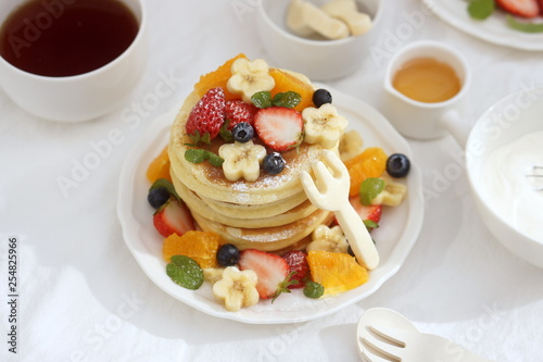 フルーツパンケーキ