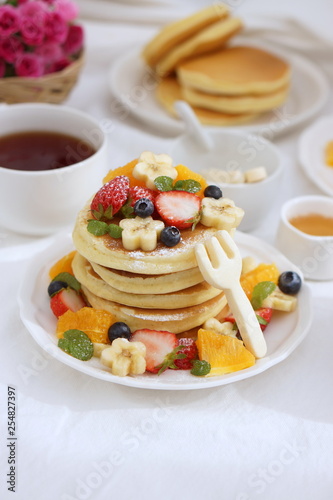 フルーツパンケーキ