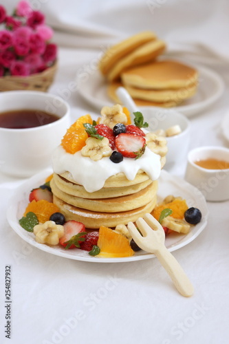 フルーツパンケーキ