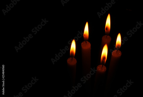 candle light with black background