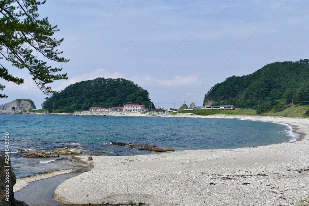 Obraz premium 《五能線が走る風景》青森県深浦町