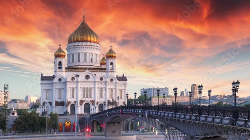 Cathedral of Christ the Saviour in Moscow, Russia - Time lape