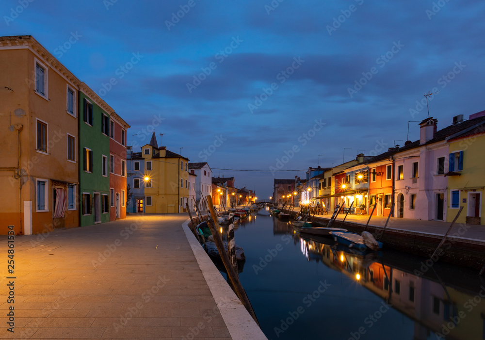 Abends in Burano