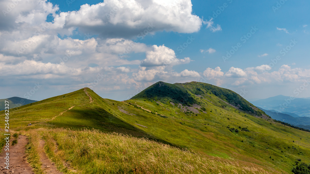 Fototapeta premium górski szlak, Bieszczadym Polska