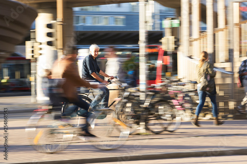 Radfahrer Stadt Geschwindigkeit Fußgänger Gefahr