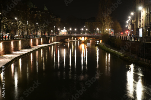 strasbourg de nuit sous la neige