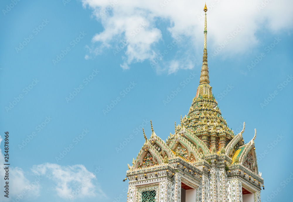Fototapeta premium Tower of Wat Arun temple